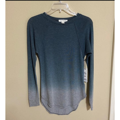 Treasure & Bond Curved Hem Tee Navy gray Ombre Size Large cozy soft long sleeve