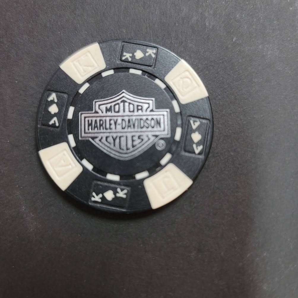 Casino Chip DAYTONA HARLEY- DAVIDSON BLACK WHITE token Ace King Motor Cycle