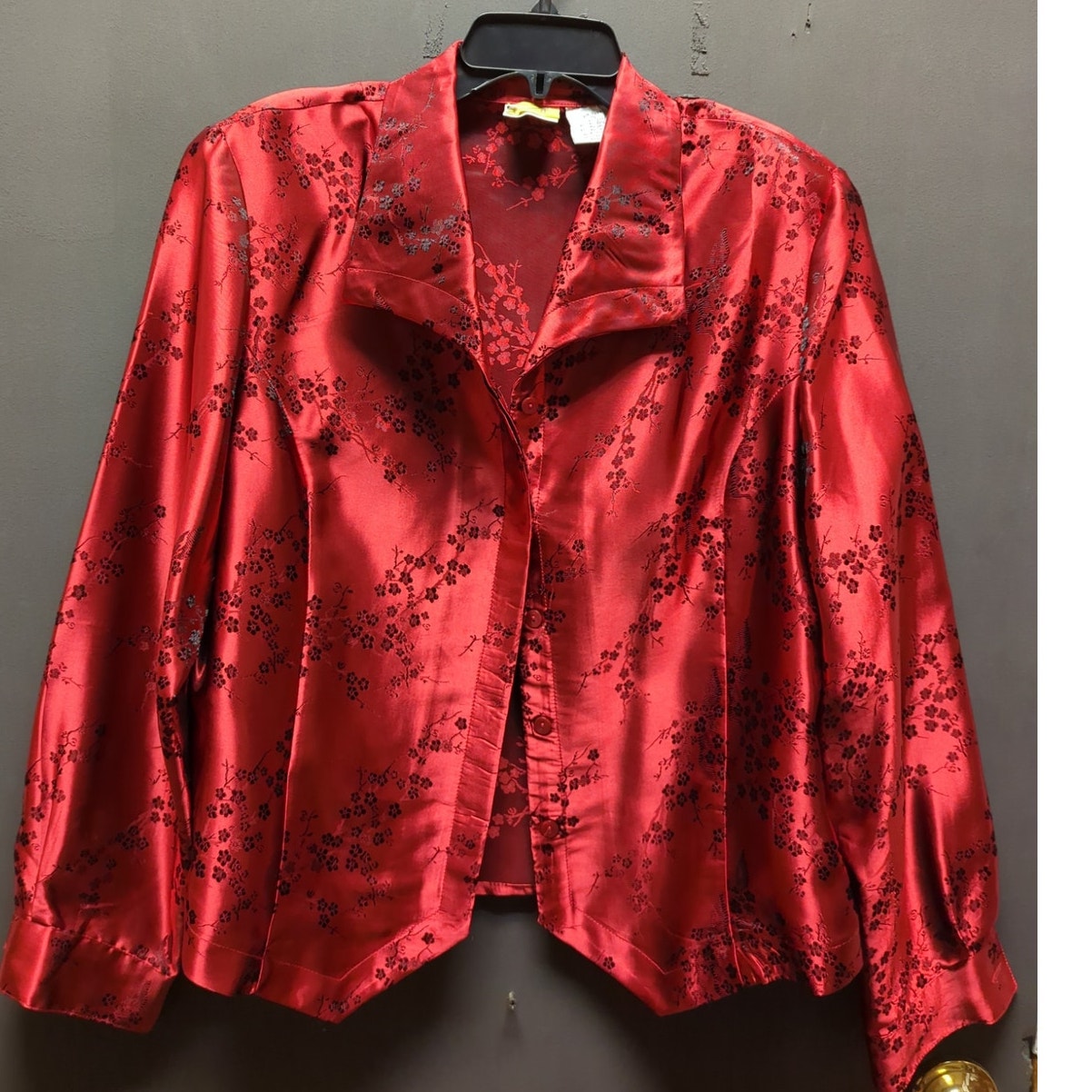 Red long sleeve shirt vINTAGE Asian satin finish brocade collared button Size 16