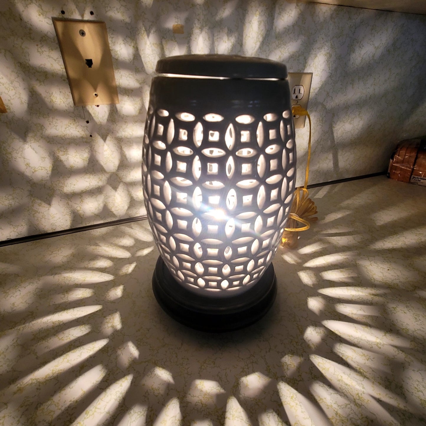 Chinoiserie Blanc de Chine pierce porcelain table lamp Black Base White Table