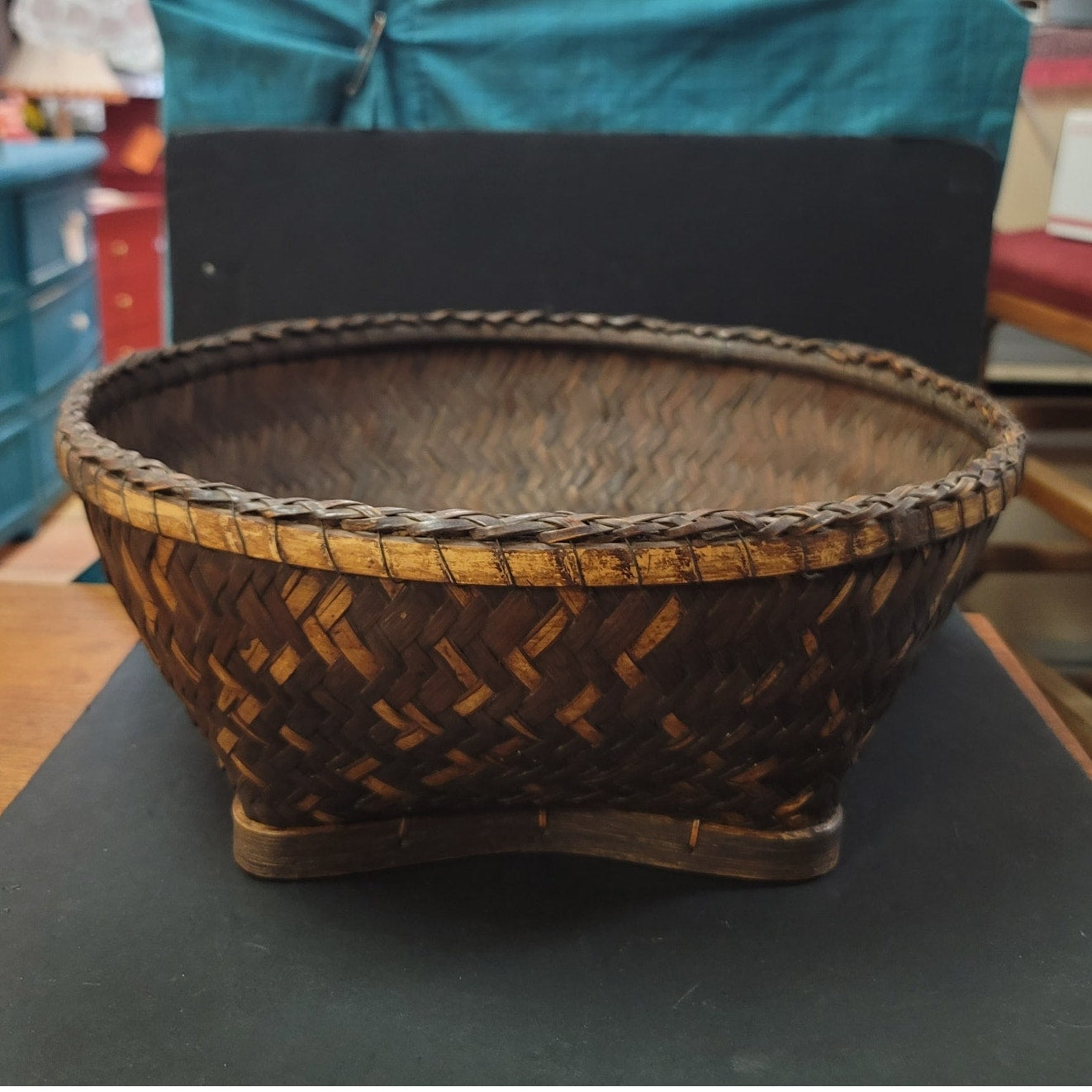 VINTAGE Large 1960s Labba Grain Basket from Philippines - 17" Diam. X 7" H nice!