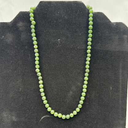 Vintage Apple Green Peking Glass Style Bead Necklace 18 Inch