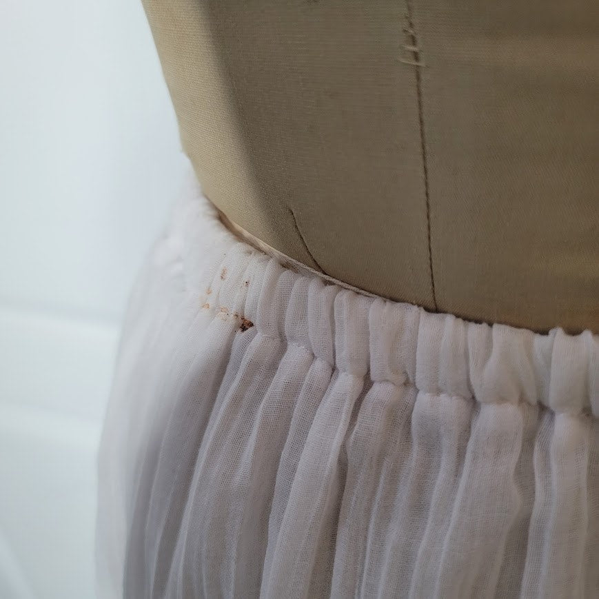 Vintage Roberta 2 Piece white skirt set peasant Cotton Blend Lace Med/ Large