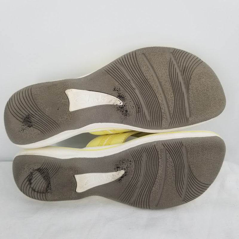 Clarks Comfort Flip Flops Women's Size 6 Gray Yellow Cushioned Adjustable