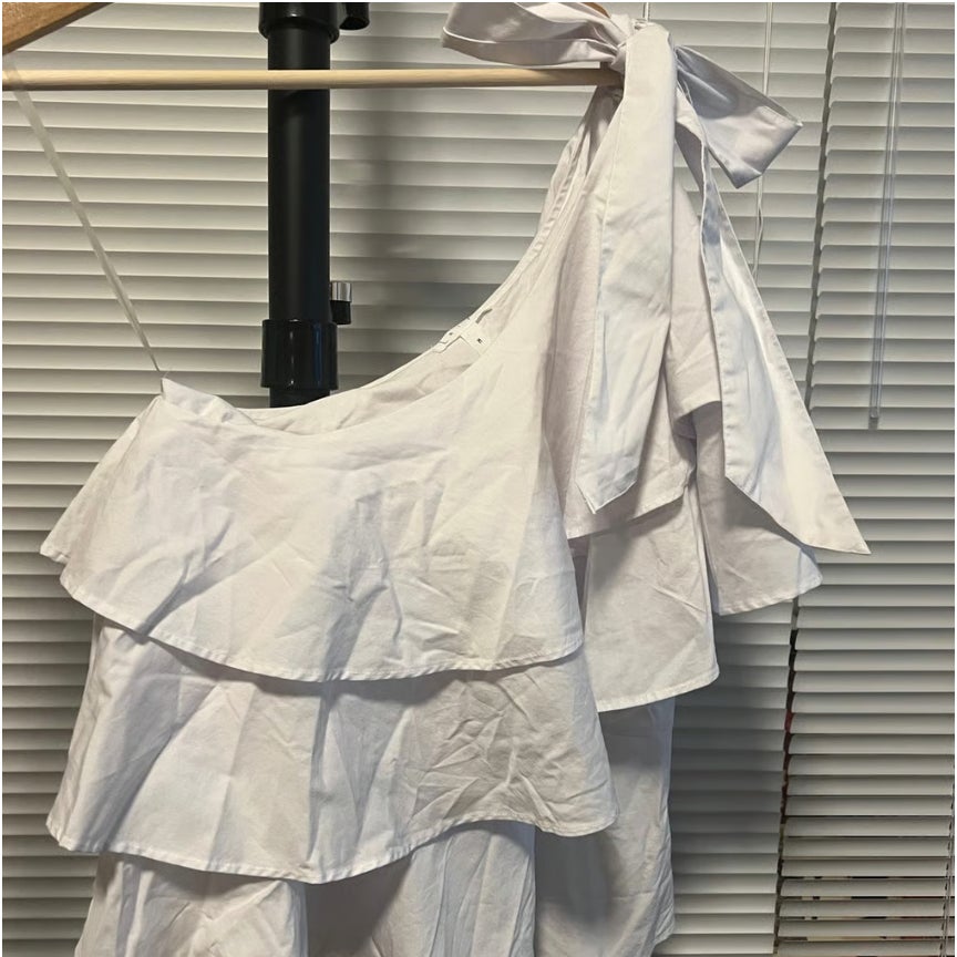 Leith One-Shoulder white Ruffle Top women's size SMALL nwt Casual Summer Flowy