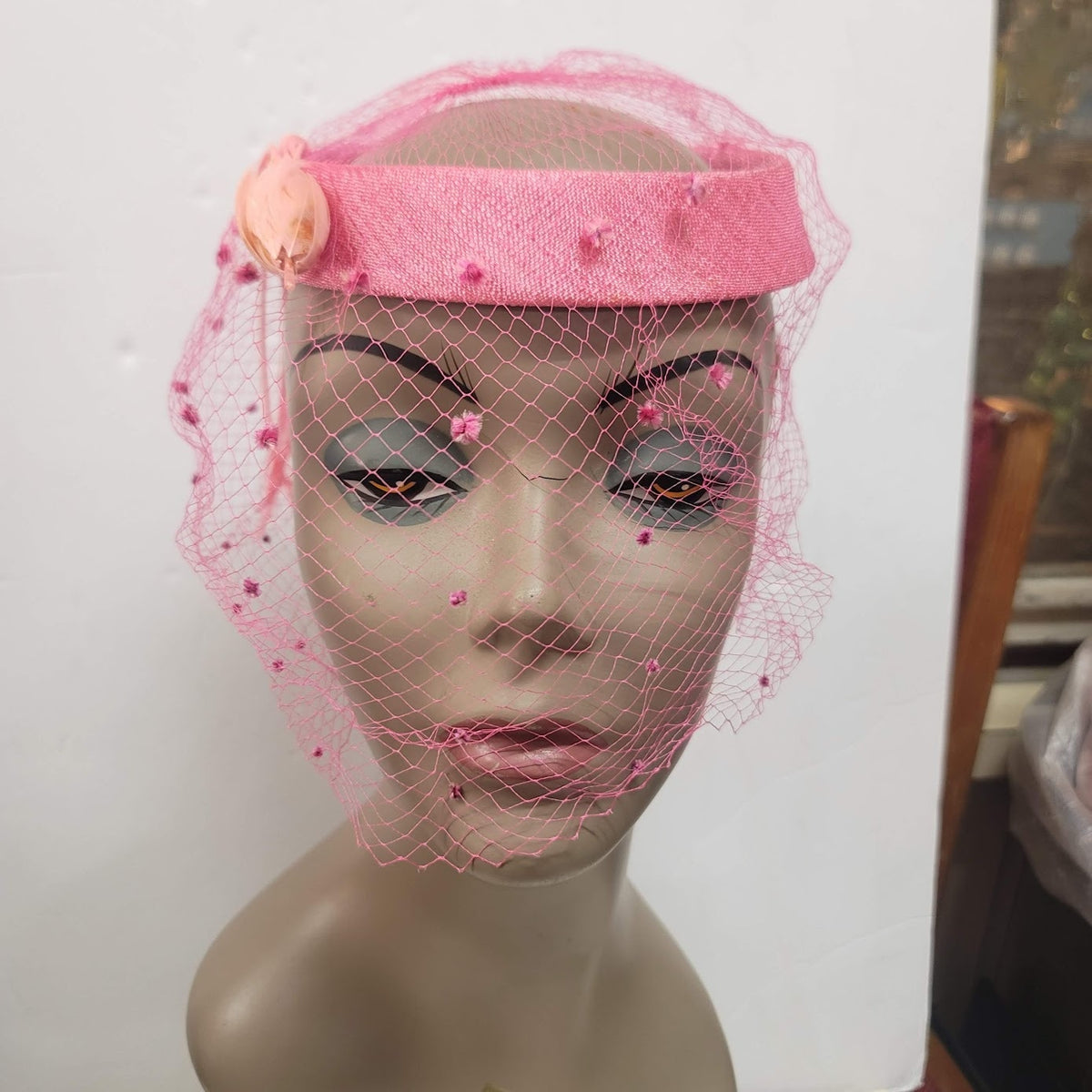 VINTAGE Pink Hat Net Veil Bird feather 7" union label Fascinator Wedding Races