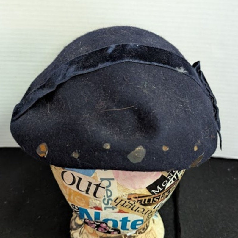 Vintage 40s Navy Blue Wool Felt Tilt Hat Beret Velvet Ribbon Fair Project Piece