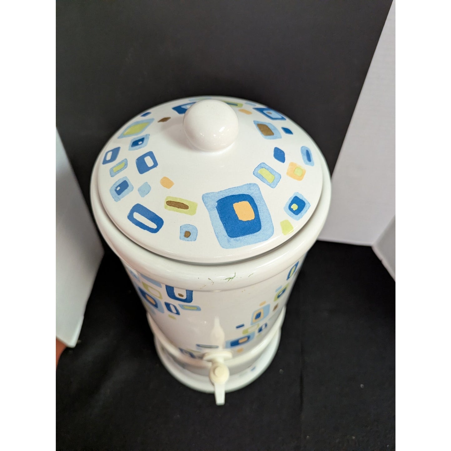 DesignPac Mid Century Modern Geometric Ceramic Beverage Dispenser