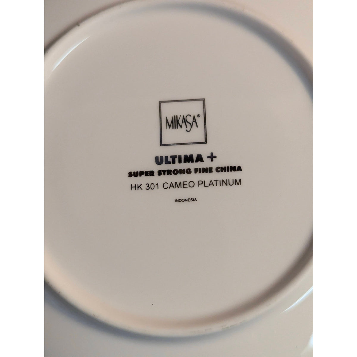 Mikasa Ultima Cameo Platinum Saucer Plate Fine China Platinum Trim HK 301