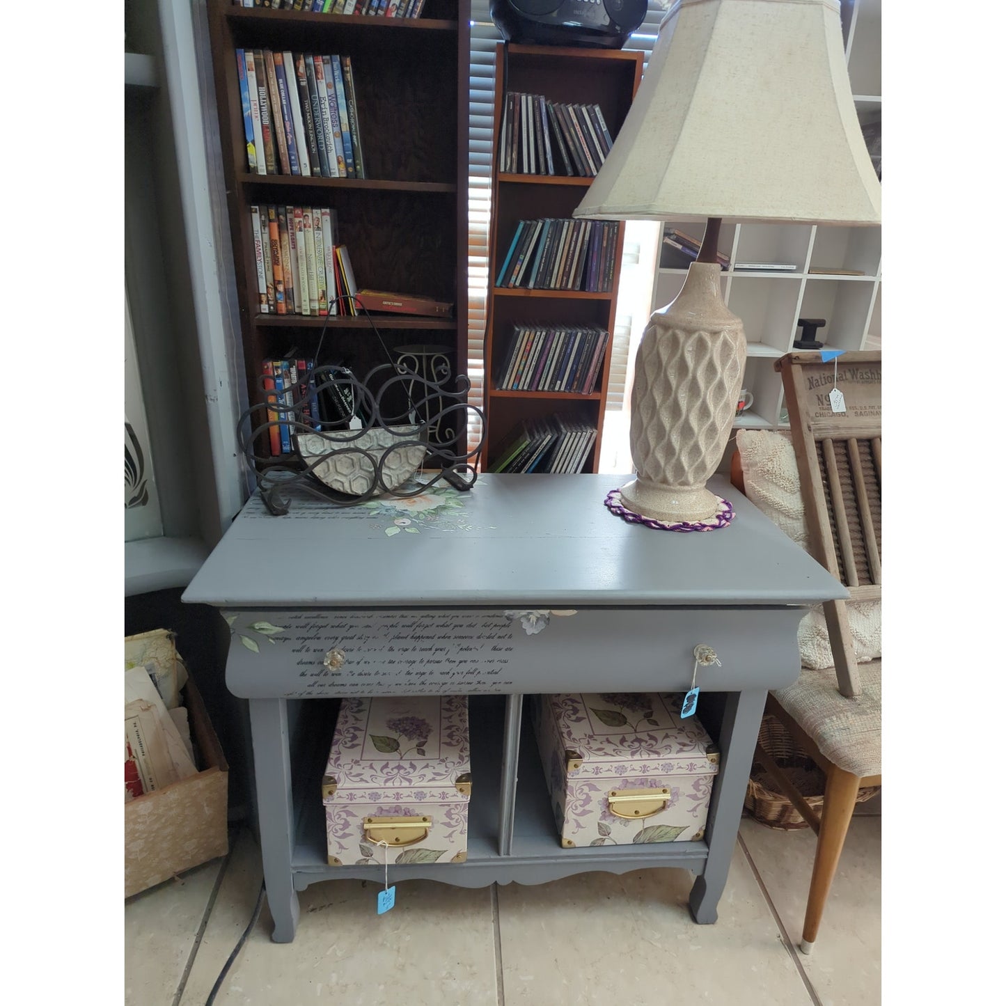 SECONDHAND SANDIES: Side table nightstand end table or foyer catch all