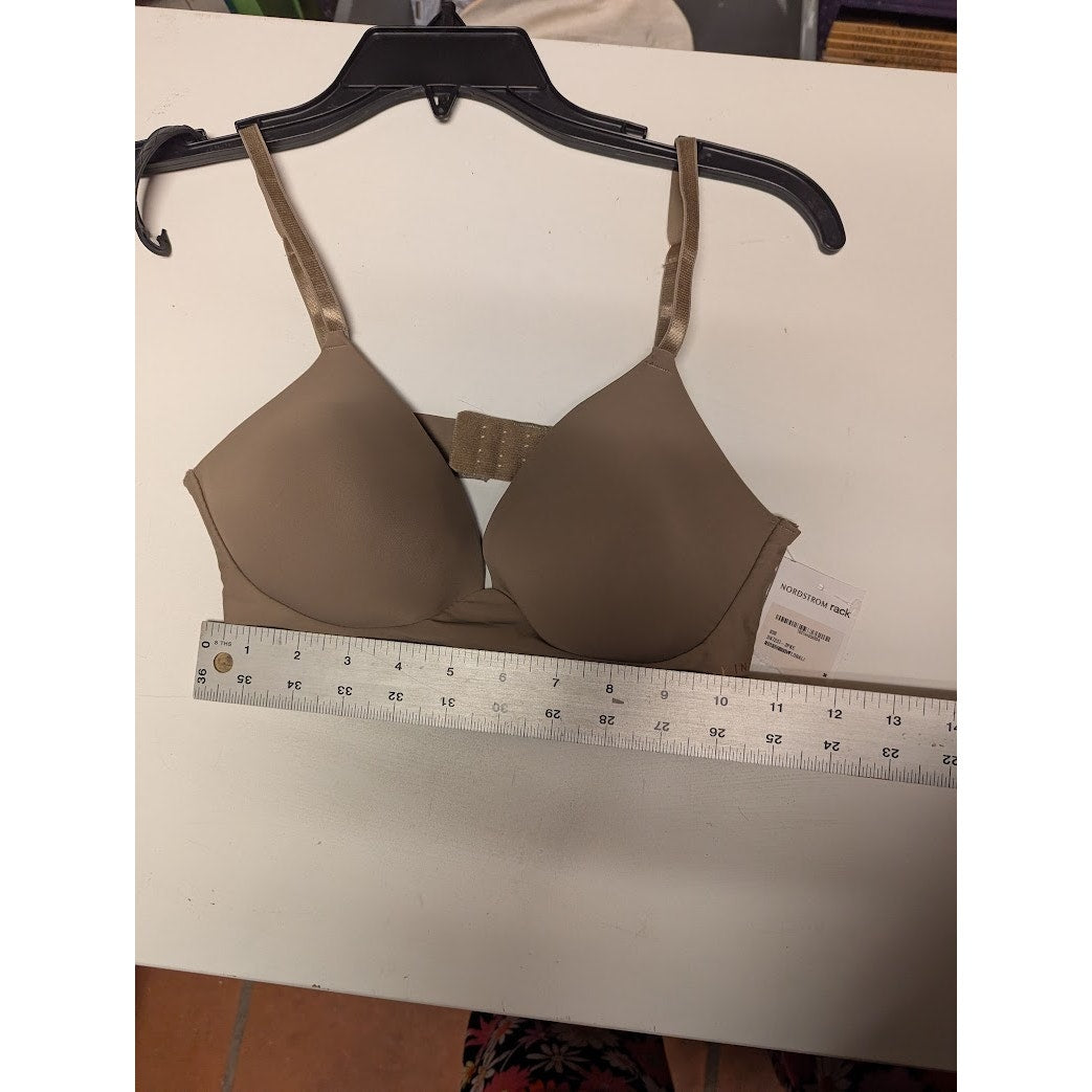 Danskin Intimates Size 34 B Taupe adjustable straps lightweight No underwire