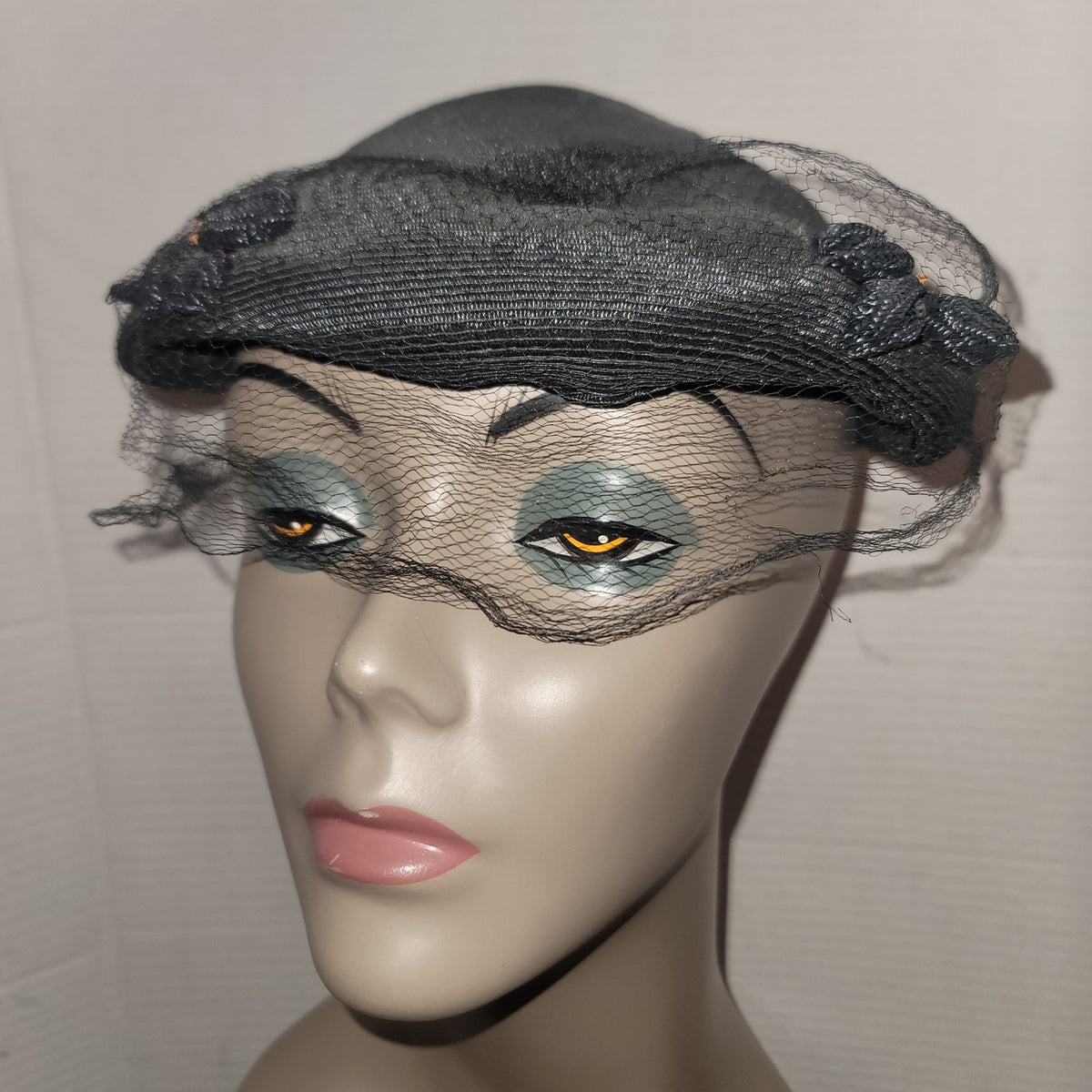 Vintage Black Pillbox Hat Veil 1940s 50s Noir Goth Mourning Pinup Rockabilly