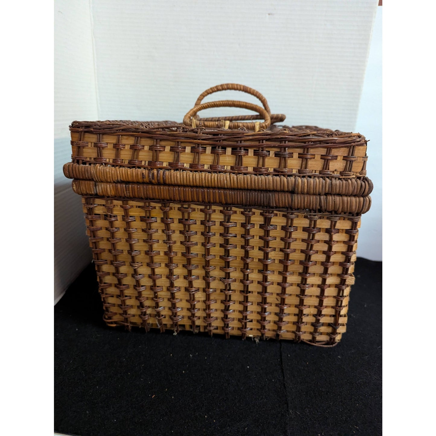 Vintage Woven Rattan Picnic Basket with Plastic Tableware Set