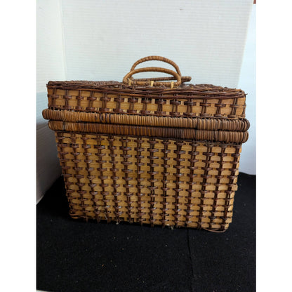 Vintage Woven Rattan Picnic Basket with Plastic Tableware Set
