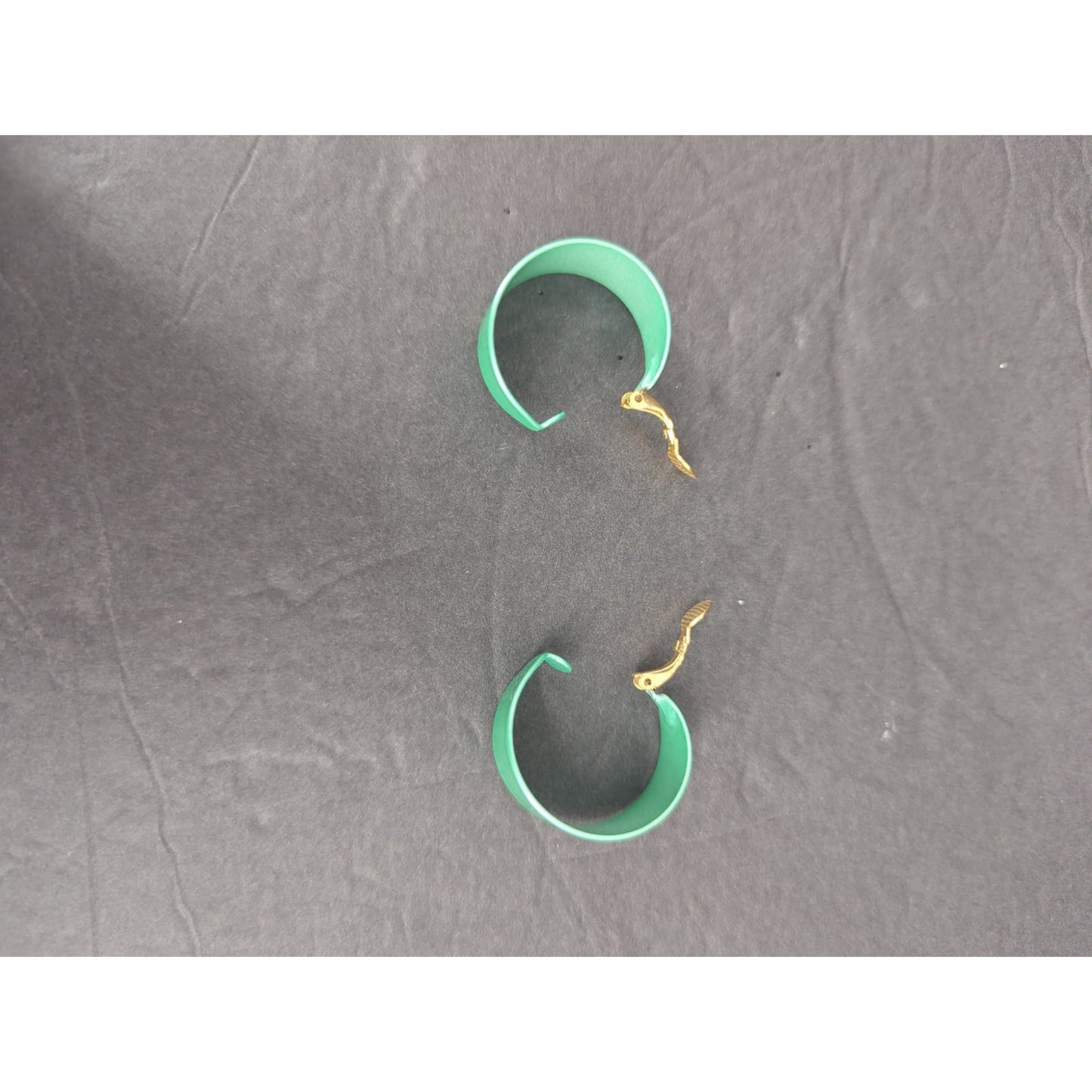 Vintage Glossy Green High Polish Enamel Huggie Hoop Wrap Clip On Earrings Retro