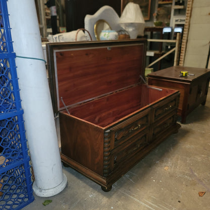 Secondhand Sandies: Lane Cedar line chest trunk bench