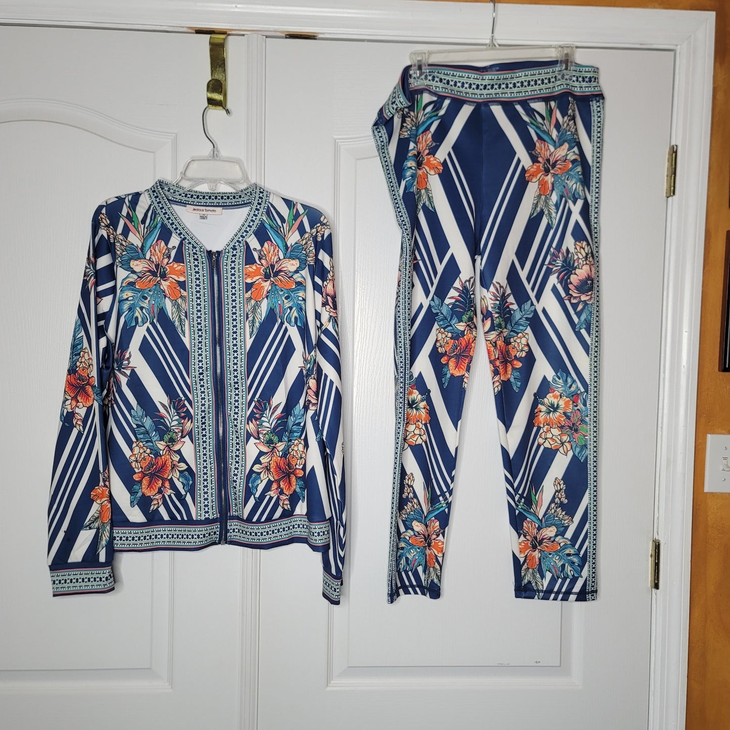 Jealous Tomato 2 PC. track suit Size 2x Jacket and Pants Scuba Material Casual