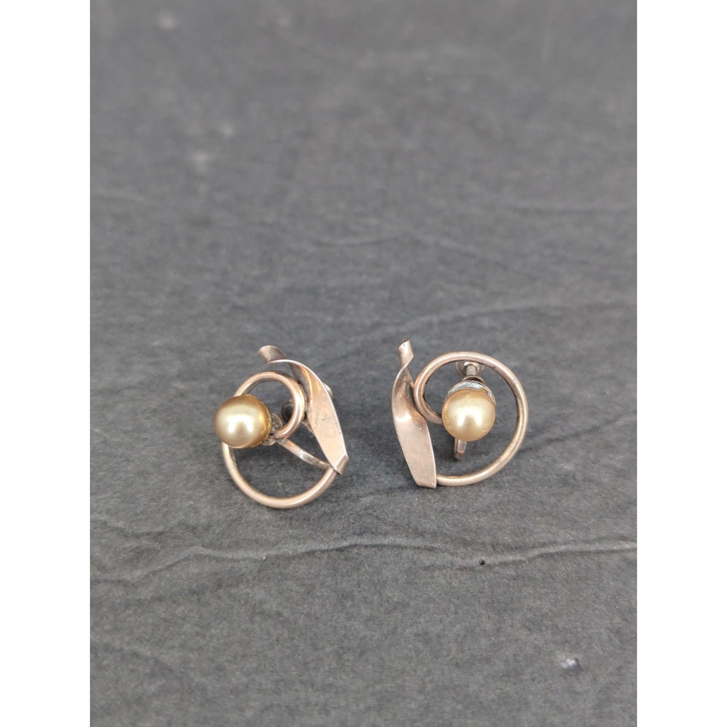 Vintage 1960s Mid Century Gold Tone Faux Pearl Frame Huggie Loop ClipOn Earrings