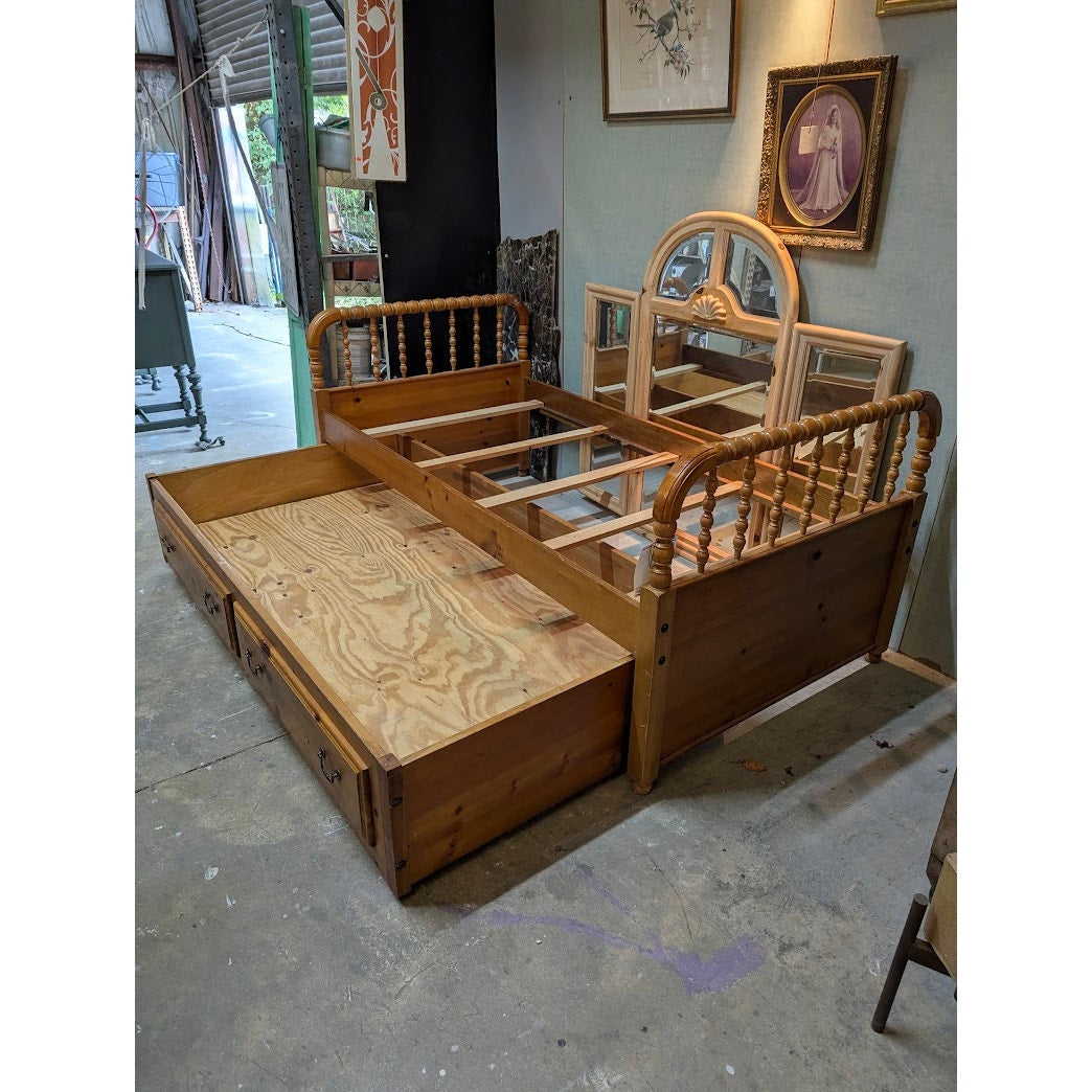 Secondhand Sandies: Trundle Bed Twin PULL OUT 2 BEDS