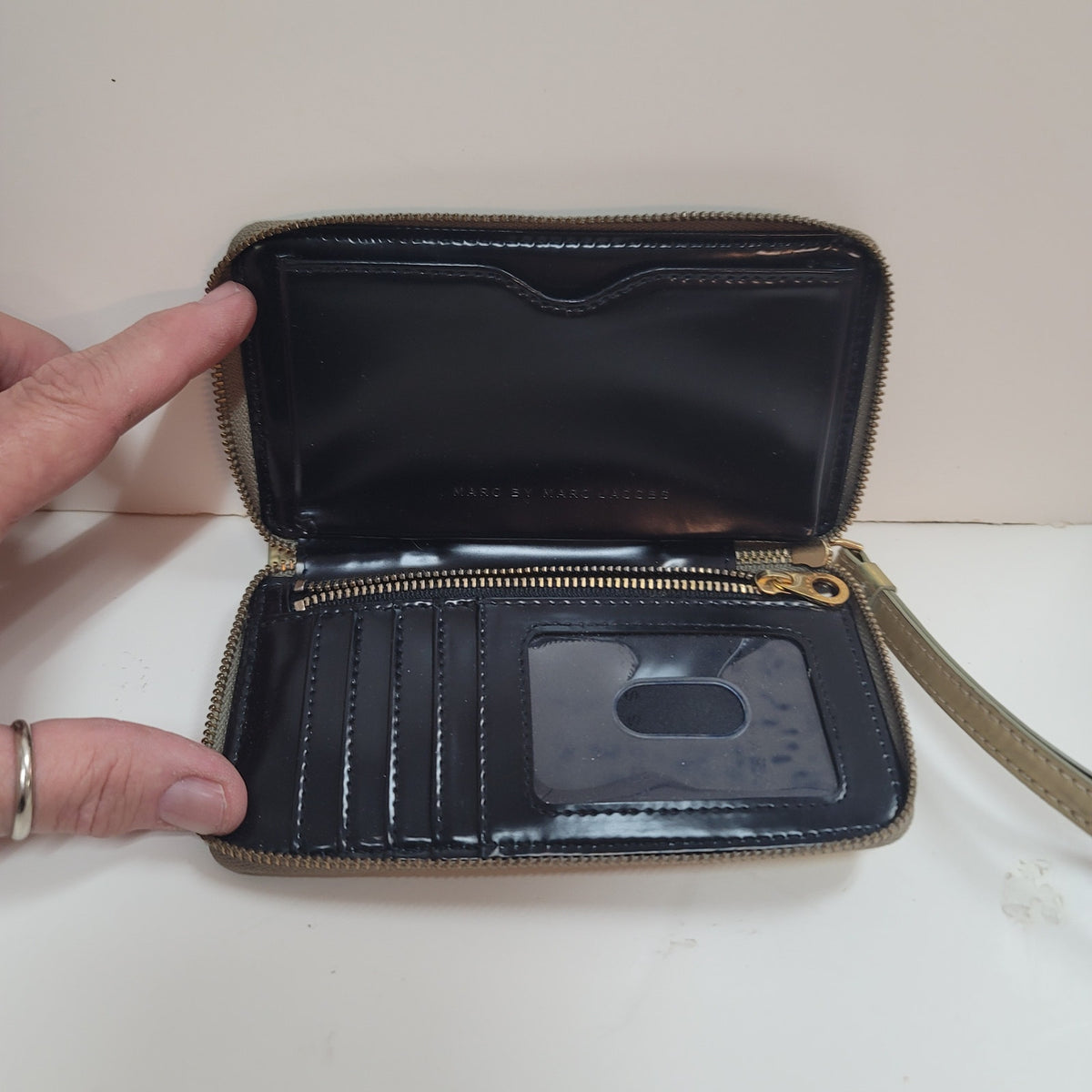 MARC by Marc Jacobs wristlet holographic Metallic leather PreOwned