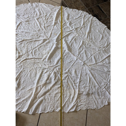 Oval linen Ivory vintage Tablecloth finish scallop edge Floral Raised Embroidery