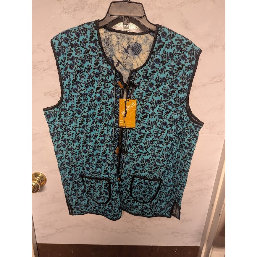 NEW Reversible quilted Womens Vest Size 48 XL Floral Batik Pockets Barrel button