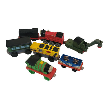 Lot of 7 Pre-owned Vintage Thomas & Friends Train and KidKraft train set pieces