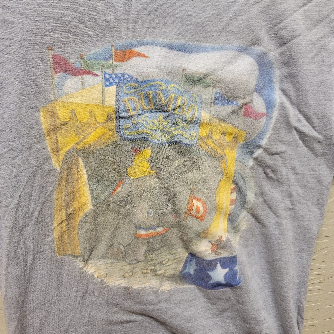 Disney Gray T-Shirt XL Dumbo Elephant Circus Short Sleeve Faded PreOwned