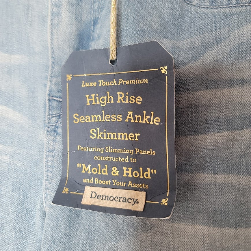 NEW Democracy High Rise Seamless Ankle Skimmer Distressed 6 Light Wash Jeans