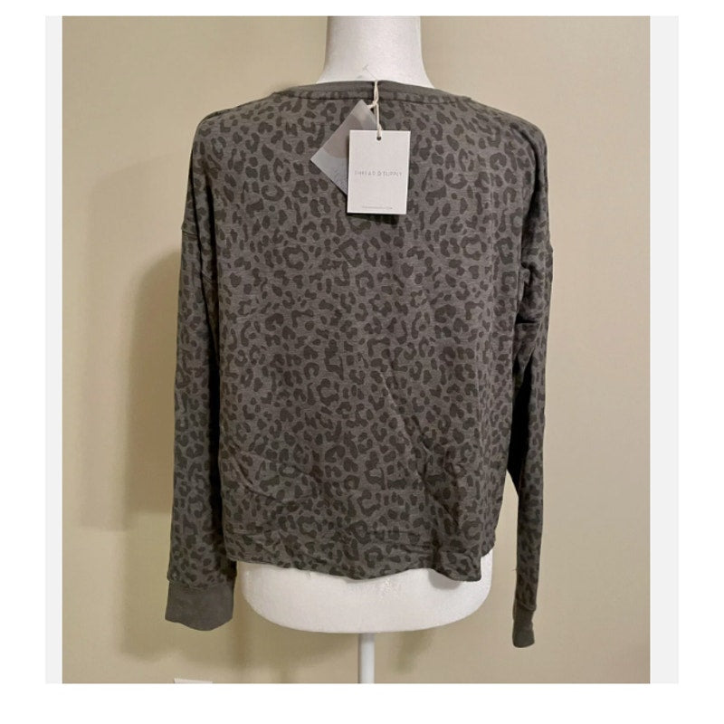 Thread & Supply Women's Green Leopard Print Long Sleeve Cropped Top Sz Medium