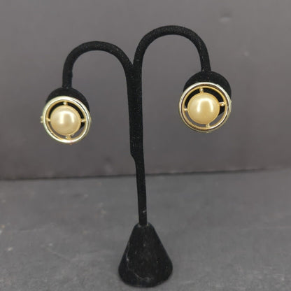Vintage Gold Tone Faux Pearl Clip On Earrings Retro Statement Jewelry