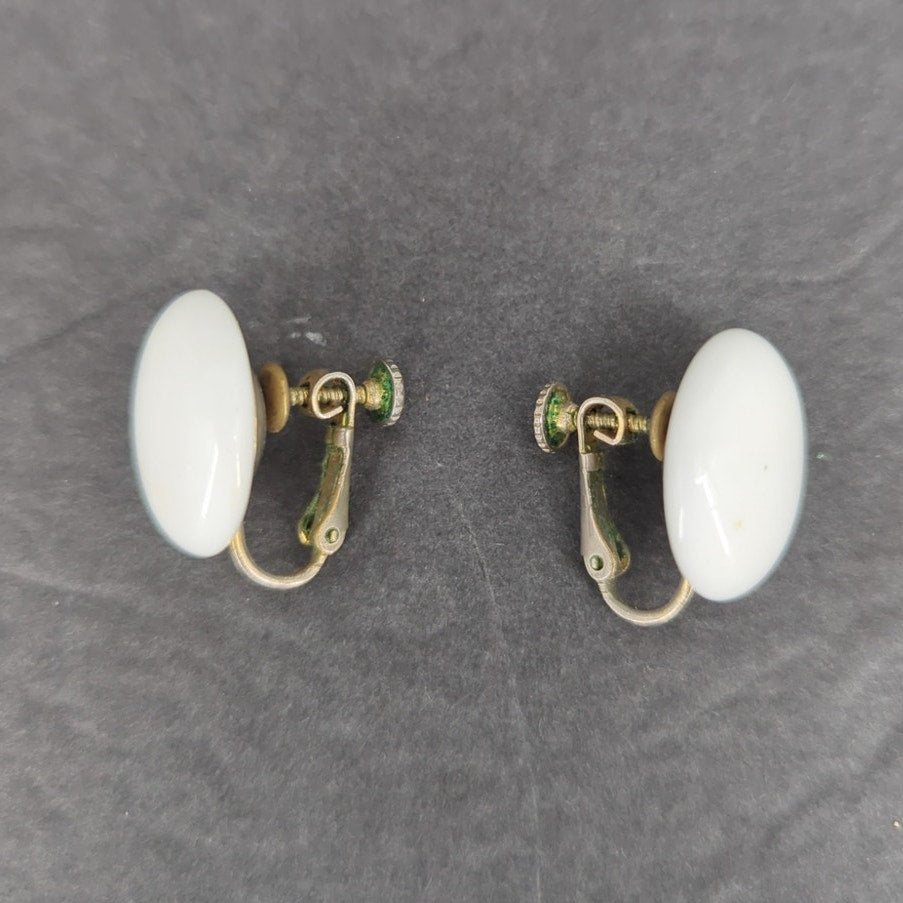 Vintage White Round Flat Disc Screw Back Earrings Retro Jewelry Minimalist 1950s