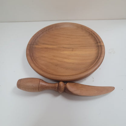 Handcrafted New Zealand Kauri Plate with Knife signed D.J. Denis McCartain