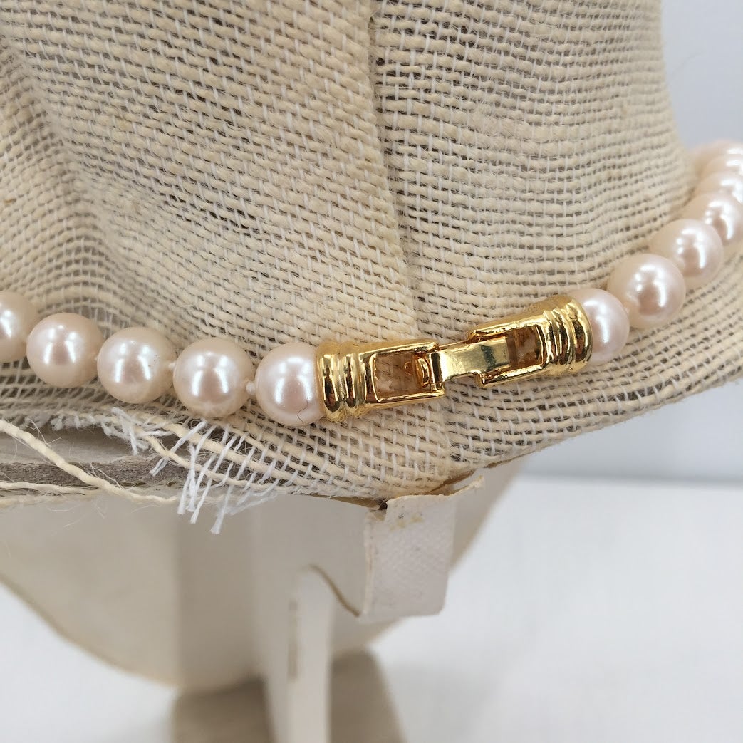 Vintage Fashion Necklace Faux Pearls knotted Clamp closure choker style