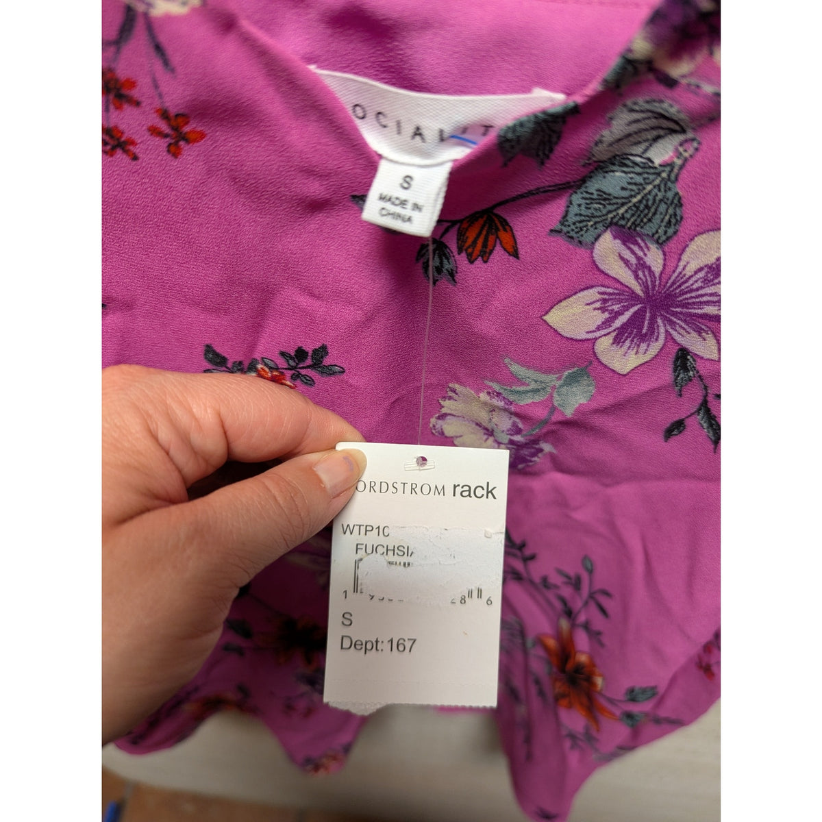 Socialite cami pink floral tank top scalloped Size small adjustable straps NEW