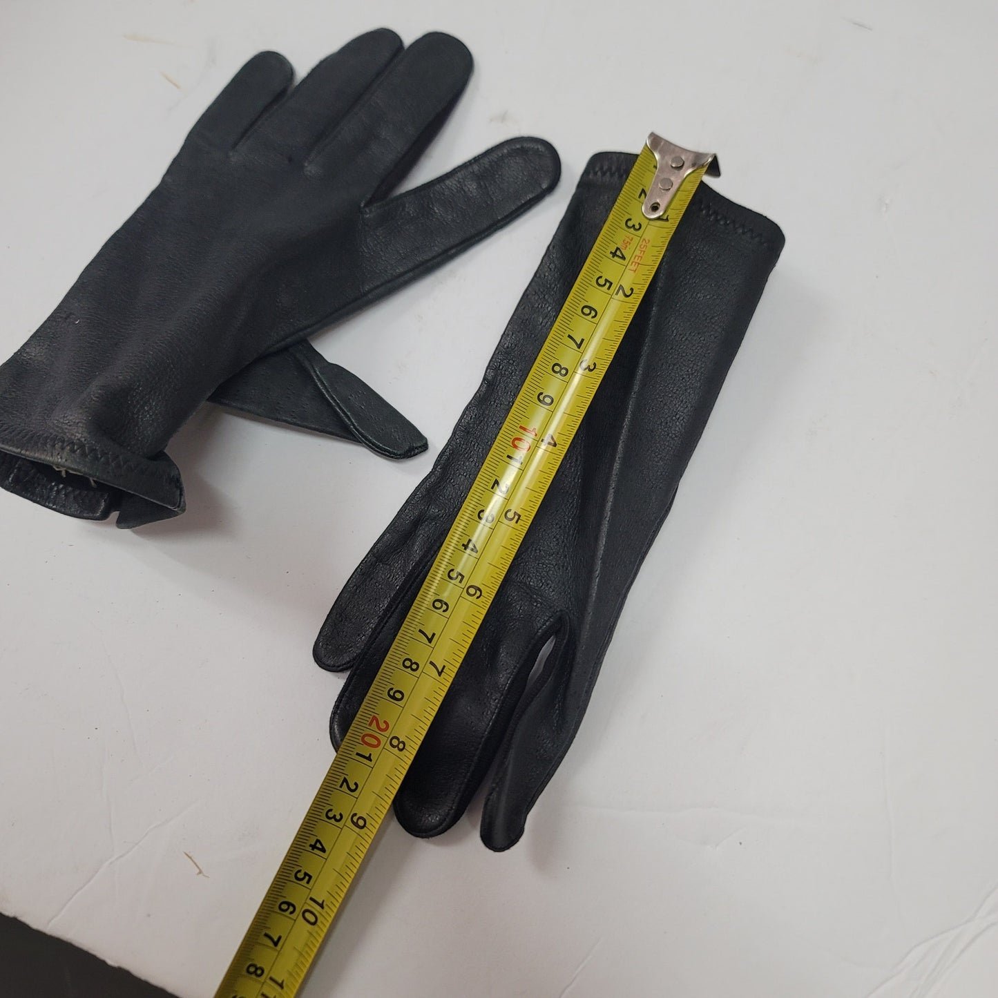 Vintage Soft Black leather gloves Short Elastic Cuffs Nylon Inserts Medium/Large