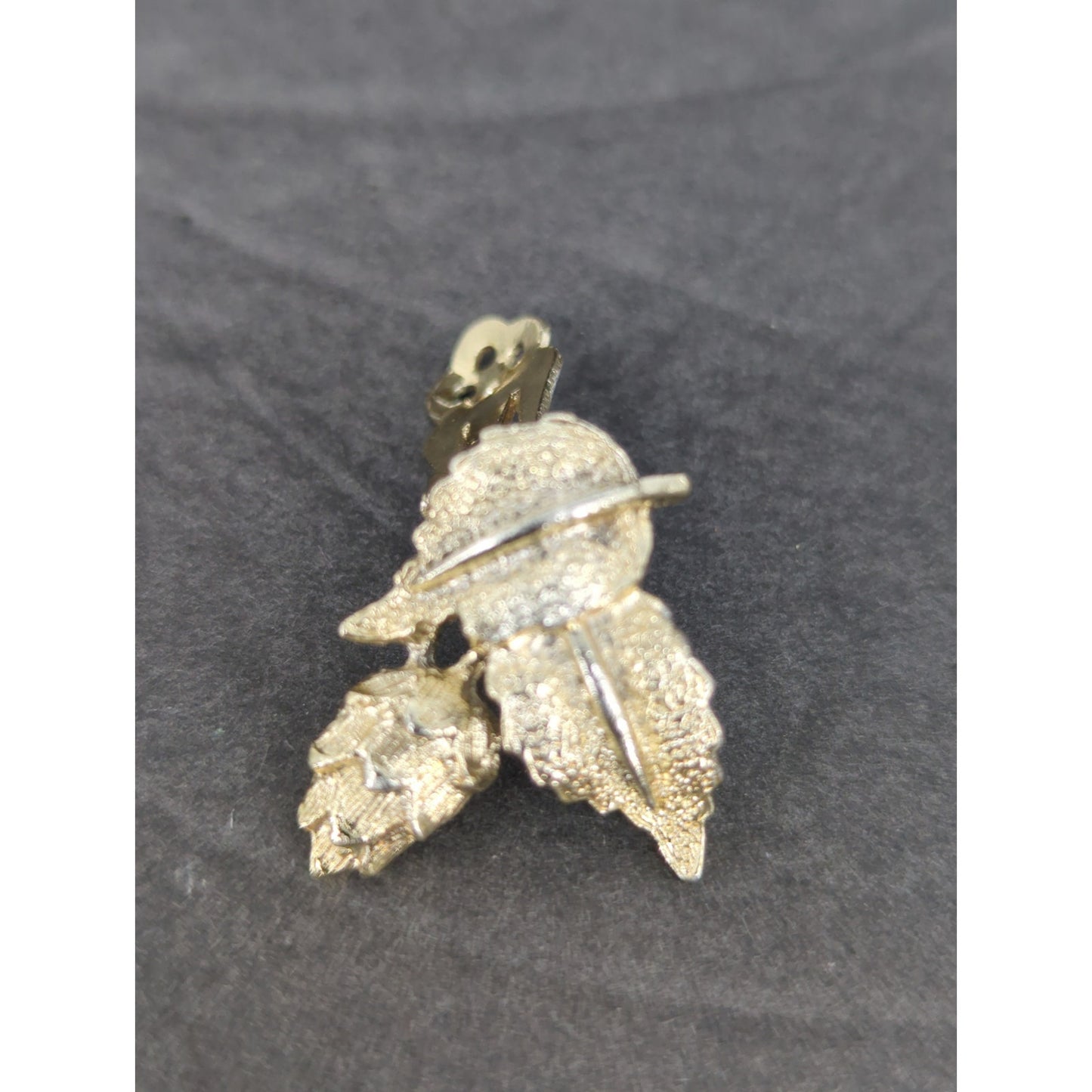 Vintage Gold Tone Textured Wheat Sheaf Leaf Brooch Pin Floral Jewelry