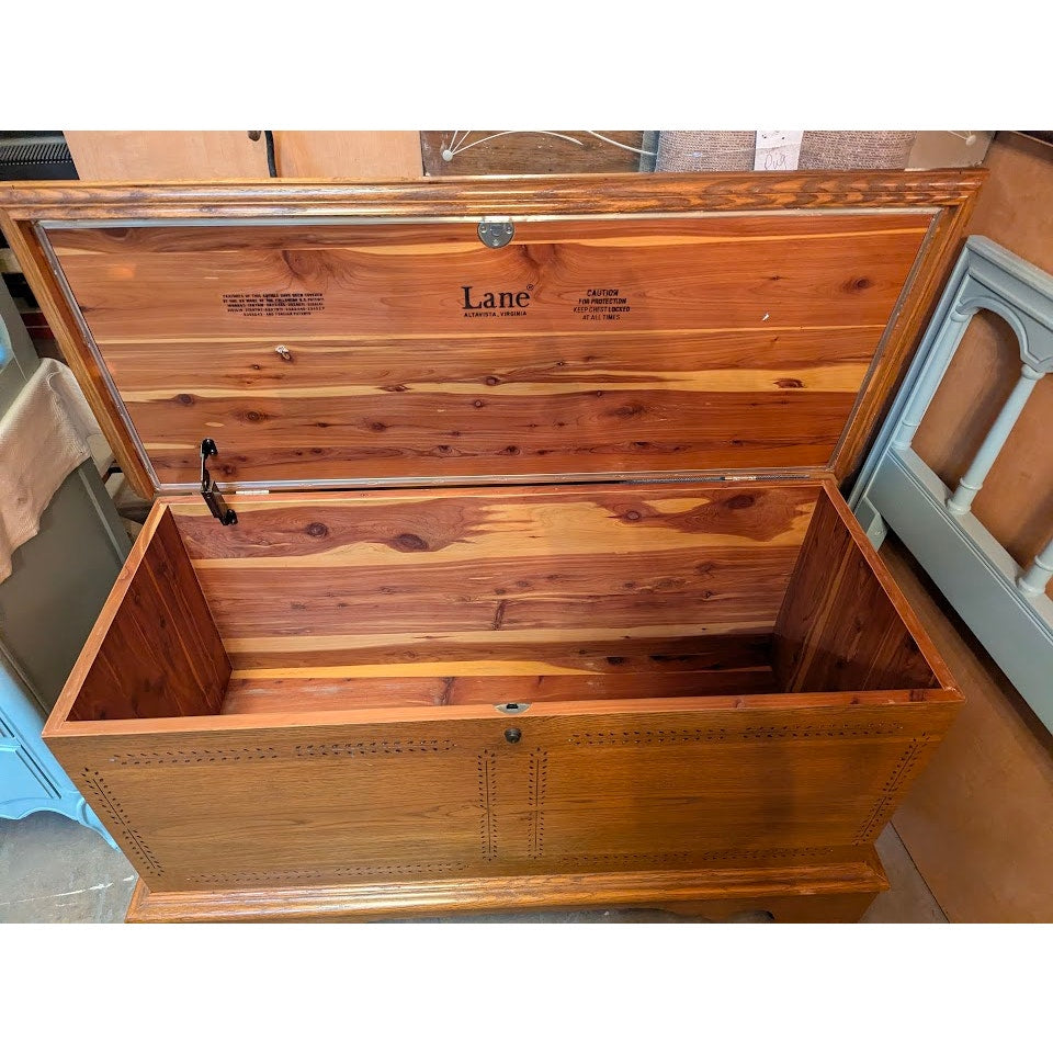 Secondhand Sandies: Lane cedar lined trunk bench storage