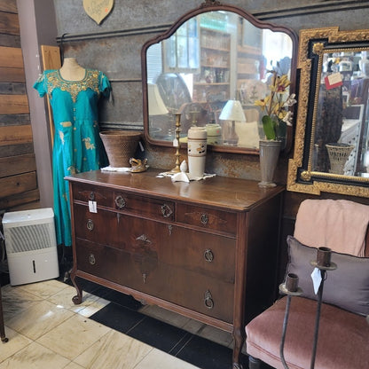Secondhand Sandies: Vintage large drawer wood dresser with mirror