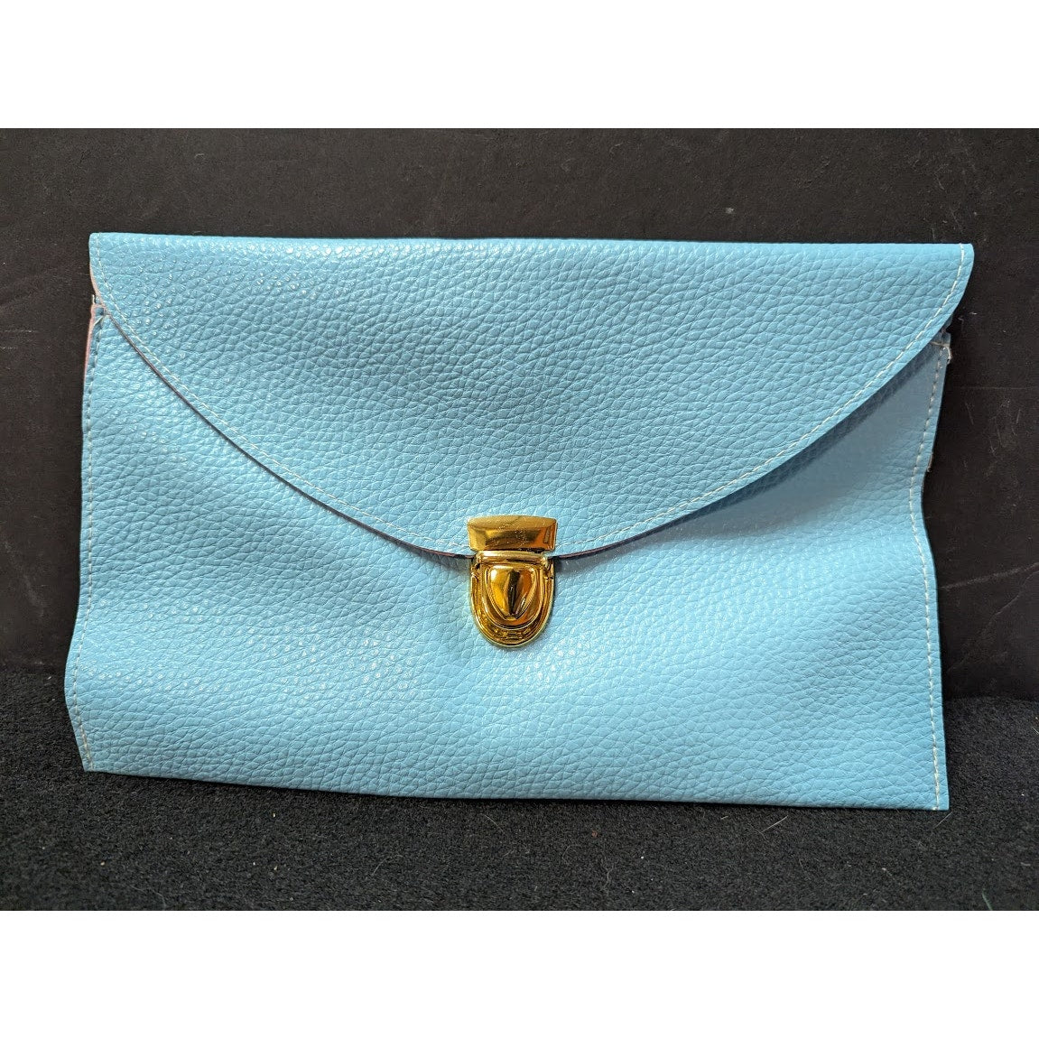 Vegan Pebbled Leather Conververtible Clutch Purse Shoulder Bag gold chain clasp