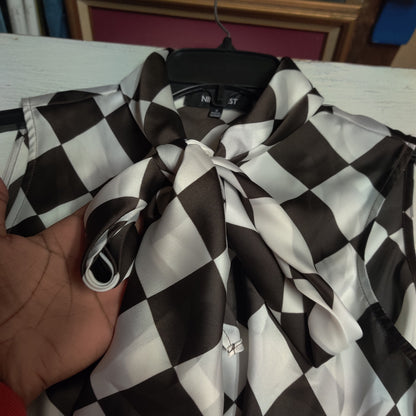Nine West Black White Argyle Diamond Tie Neck Tank Top Small Sleeveless Blouse