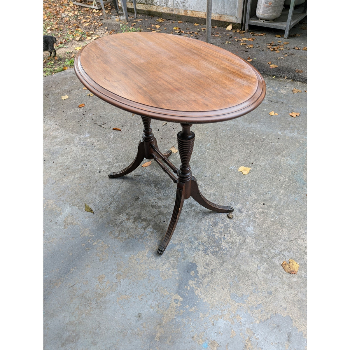Secondhand Sandies: oval vintage table WALNUT