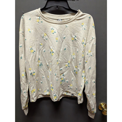 Circle X Size medium long sleeve pajama top with Flowers