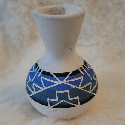 VIntage Sioux Pottery Small Vase INDIGENOUS Tribal Ethnic 4" Signed SWIFT EAGLE
