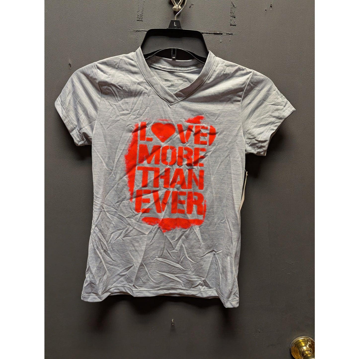 Reebok Girls Graphic Tee Love More Than Ever Athleisure Sport T-Shirt Medium