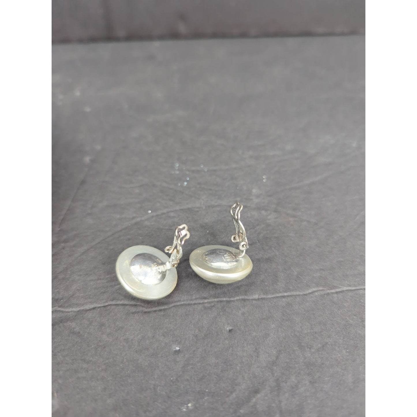 Vintage Pearlized White Pucker Clip On Earrings Japan Mid Century Retro Minimal
