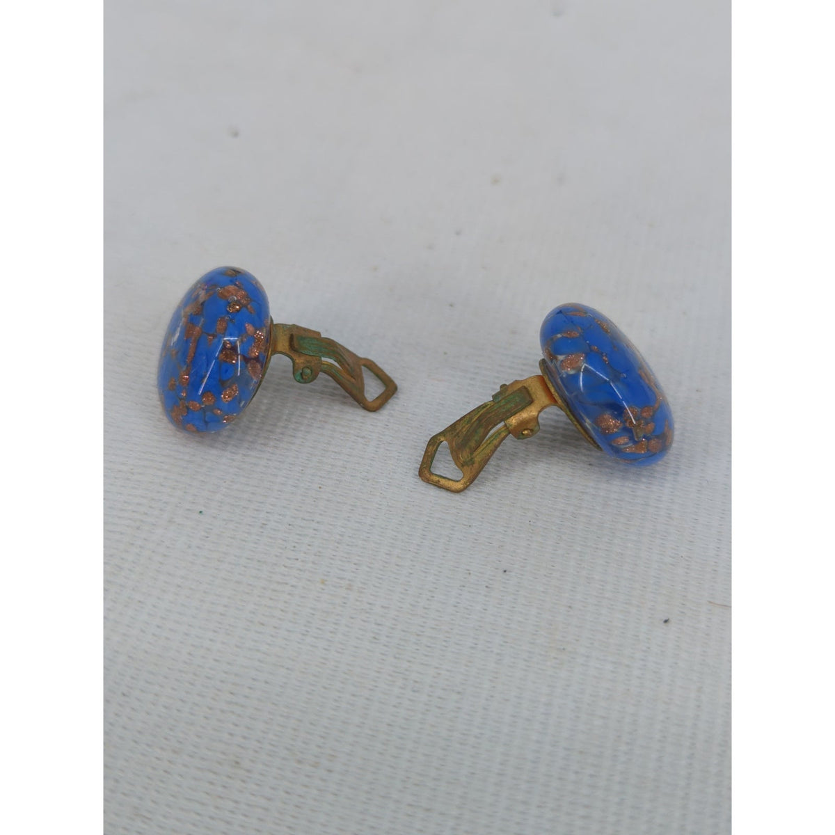 Vintage Blue Gold Fleck Glass Cabochon Clip-On Earrings Retro Mod Round