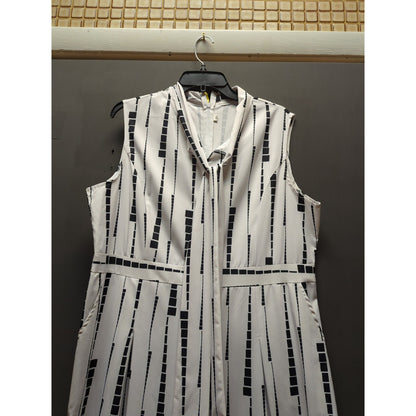 Striped One Piece Black and white jumpsuit Size 2xl Women with pockets Polyester