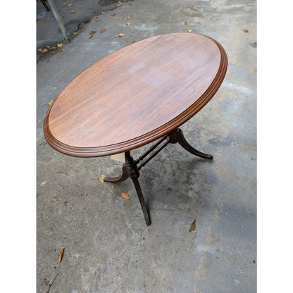 Secondhand Sandies: oval vintage table WALNUT