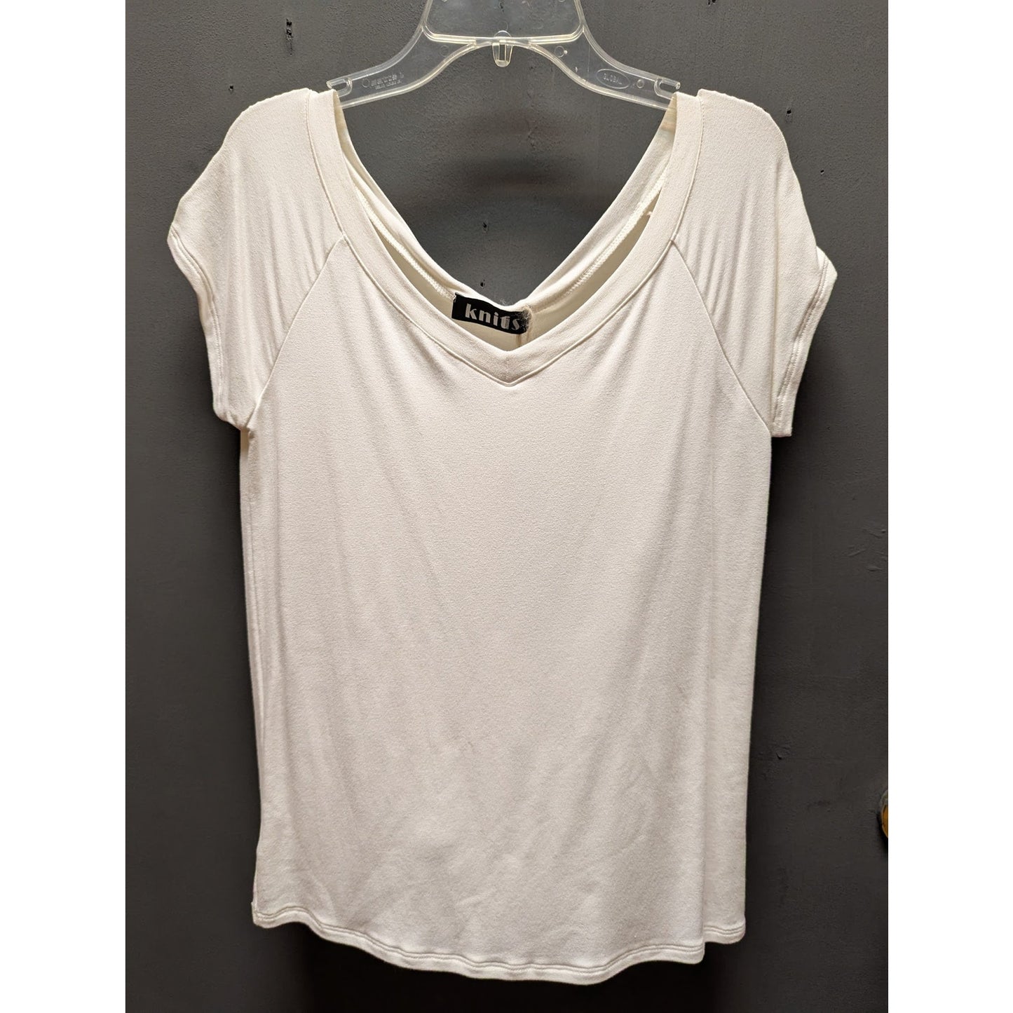 KNITIS casual white short sleeve Tee t-shirt womens Size Medium V-Neck